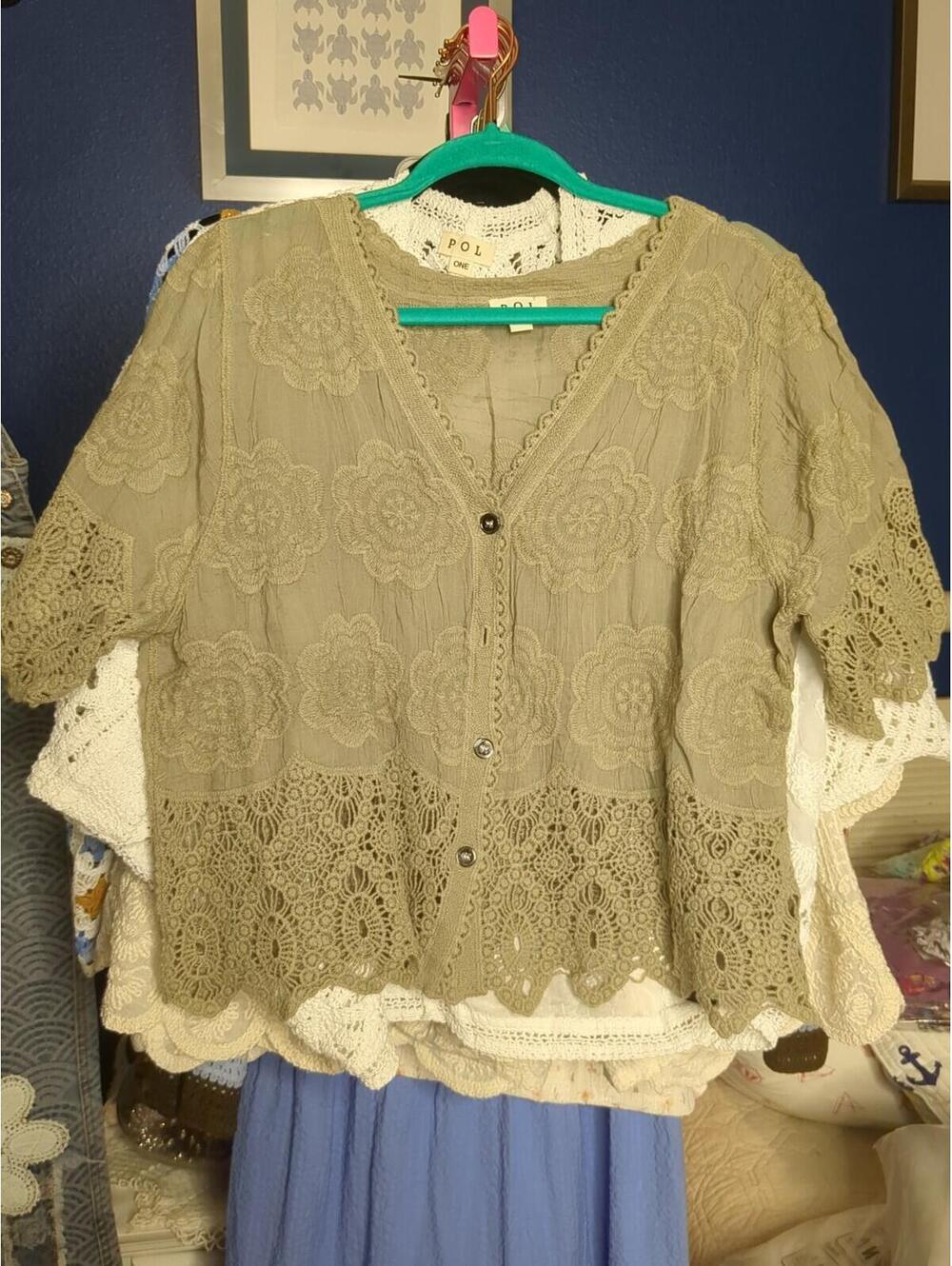 POL Open Front Crochet Heart Button Front Pattern Crochet Cardigan One Size - Picture 2 of 5
